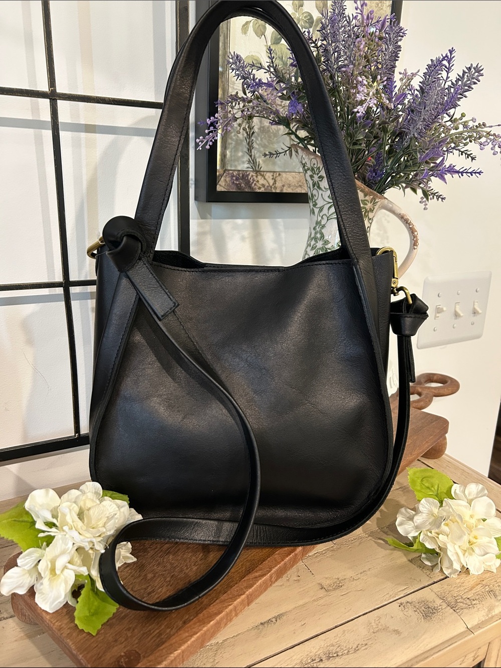 Madewell Black Leather Shoulder Bag with Curved Silhouette
